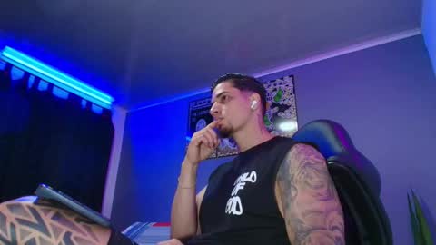 Snapshot of camiloalvarezzz3 chatting on November 2025 12:38:01 PM CAMILO online show from November 2025 12:38:01 PM