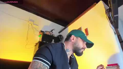 Snapshot of camilomayer chatting on September 2025 04:07:01 PM Camilo online show from September 2025 04:07:01 PM