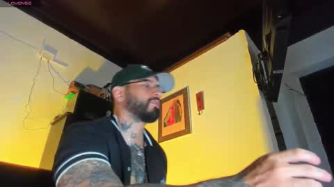 Snapshot of camilomayer chatting on September 2025 11:12:02 AM Camilo online show from September 2025 11:12:02 AM