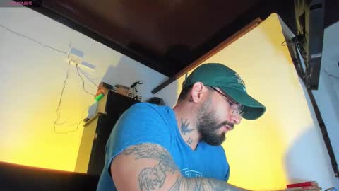 Snapshot of camilomayer chatting on October 2025 01:20:01 PM Camilo online show from October 2025 01:20:01 PM