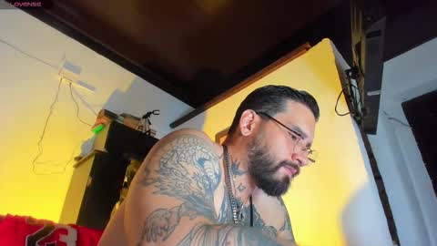 Snapshot of camilomayer chatting on October 2025 02:04:01 PM Camilo online show from October 2025 02:04:01 PM