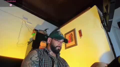 Snapshot of camilomayer chatting on October 2025 04:18:02 PM Camilo online show from October 2025 04:18:02 PM