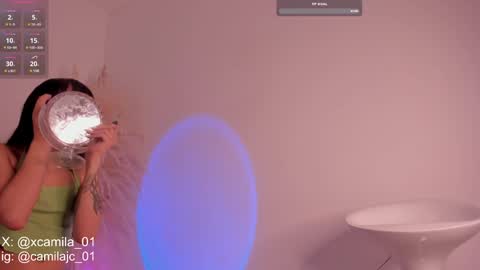 Snapshot of cammile_cole chatting on December 2024 06:52:02 PM Laura Camila online show from December 2024 06:52:02 PM