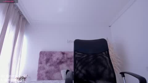 Snapshot of cammile_cole chatting on January 2025 05:31:01 PM Laura Camila online show from January 2025 05:31:01 PM