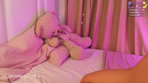 Snapshot of cammile_cole chatting on October 2025 05:23:02 PM Laura Camila online show from October 2025 05:23:02 PM