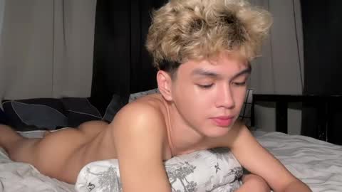 Snapshot of camwithethan chatting on April 2026 12:43:01 PM Ethan online show from April 2026 12:43:01 PM