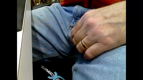 Snapshot of can1cum4u chatting on January 2025 02:24:02 PM can1cum4u online show from January 2025 02:24:02 PM