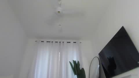 Snapshot of canah2003 chatting on November 2025 04:40:02 AM Canah online show from November 2025 04:40:02 AM