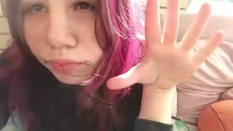 Mari online show from June 2026 12:33:01 AM