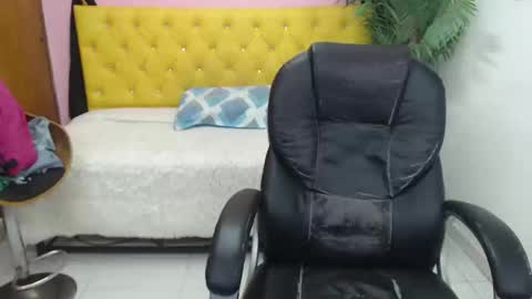 Candy  online show from February 2025 03:47:01 PM