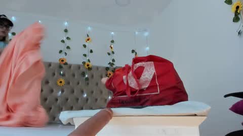 Snapshot of candiegilson__ chatting on September 2025 11:54:01 AM Candie online show from September 2025 11:54:01 AM