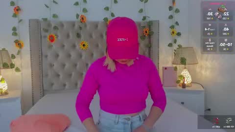 Snapshot of candiegilson__ chatting on September 2025 12:18:01 PM Candie online show from September 2025 12:18:01 PM