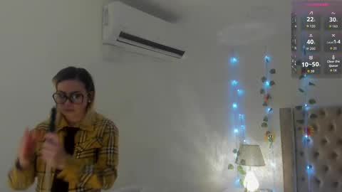 Snapshot of candiegilson__ chatting on October 2025 11:16:01 AM Candie online show from October 2025 11:16:01 AM