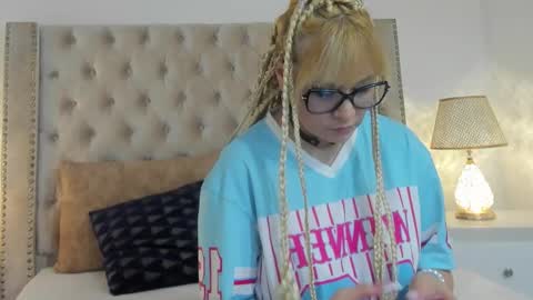 Snapshot of candiegilson__ chatting on December 2025 11:15:01 AM Candie online show from December 2025 11:15:01 AM