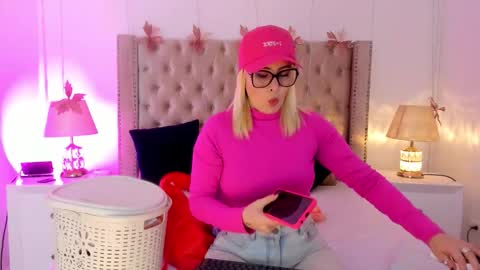 Snapshot of candiegilson__ chatting on February 2026 12:45:02 PM Candie online show from February 2026 12:45:02 PM