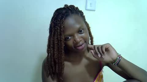 Snapshot of candiemaya chatting on April 2026 07:33:02 AM candiemaya online show from April 2026 07:33:02 AM