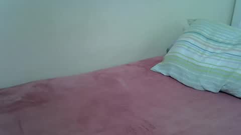 Snapshot of candiemaya chatting on May 2026 08:19:01 AM candiemaya online show from May 2026 08:19:01 AM