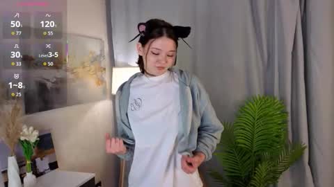 Snapshot of candispurgeon chatting on October 2025 03:41:02 AM Lucy online show from October 2025 03:41:02 AM