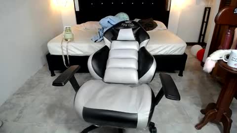 Snapshot of candy_hairy chatting on February 2025 02:31:01 AM candy online show from February 2025 02:31:01 AM