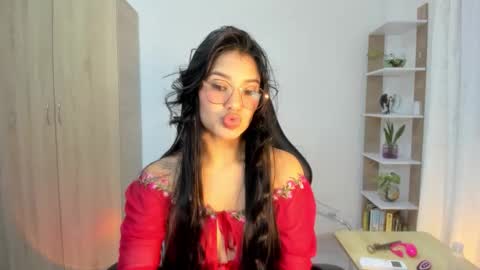 Snapshot of candy_hes chatting on November 2025 09:37:01 PM Nickol online show from November 2025 09:37:01 PM