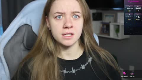 Snapshot of candy_meggie chatting on December 2024 07:06:02 AM Megan online show from December 2024 07:06:02 AM