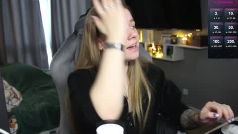 Snapshot of candy_meggie chatting on December 2024 11:10:02 AM Megan online show from December 2024 11:10:02 AM