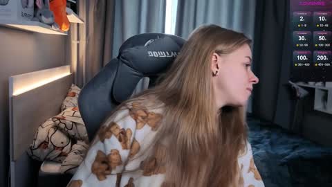 Snapshot of candy_meggie chatting on February 2025 09:22:01 AM Megan online show from February 2025 09:22:01 AM