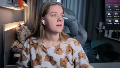 Snapshot of candy_meggie chatting on February 2025 12:26:02 PM Megan online show from February 2025 12:26:02 PM