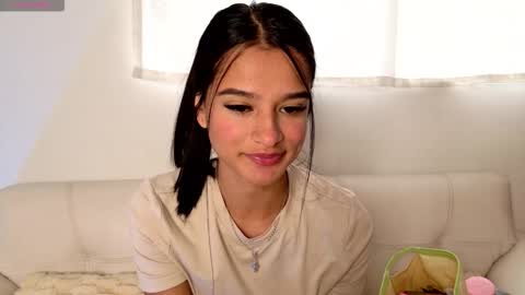 Snapshot of candy_mei chatting on November 2025 05:26:01 PM Candy online show from November 2025 05:26:01 PM