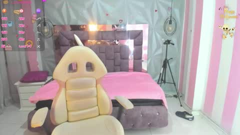 Ania online show from November 2025 11:10:02 AM