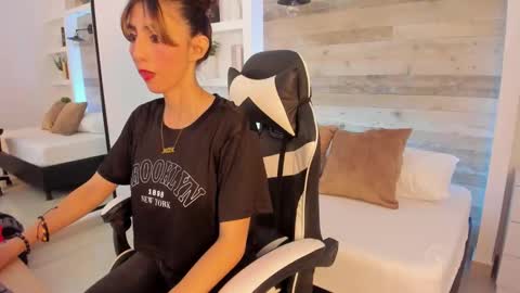 CANDY online show from December 2025 07:22:01 PM