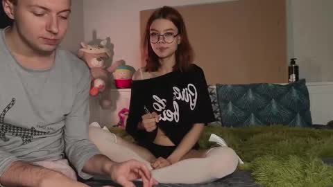 Snapshot of candybeee chatting on December 2025 11:42:01 PM candybeee online show from December 2025 11:42:01 PM