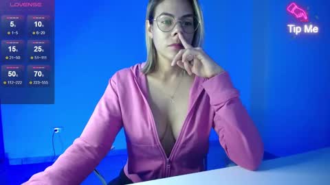 Candy Dowson online show from February 2025 10:37:02 AM