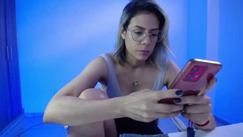 Candy Dowson online show from November 2025 02:38:01 PM