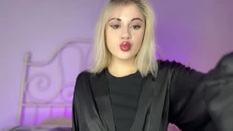 You can call me HH online show from November 2025 07:03:02 PM