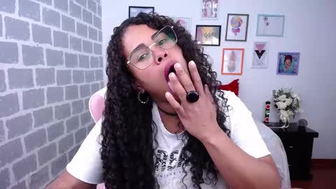 Snapshot of candyhot_sex chatting on March 2025 05:27:02 AM Karen online show from March 2025 05:27:02 AM