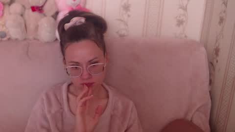 say meow and send tips  online show from May 2026 07:48:02 AM