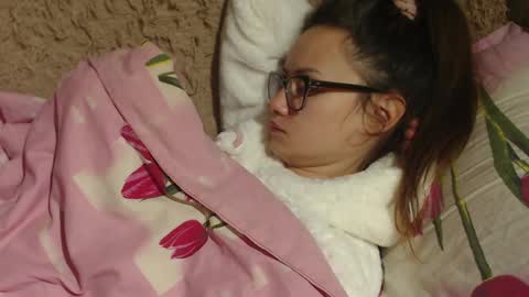 say meow and send tip  online show from December 2024 06:01:01 AM