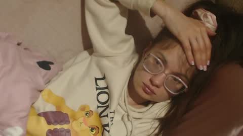 say meow and send tip  online show from April 2026 07:00:02 PM