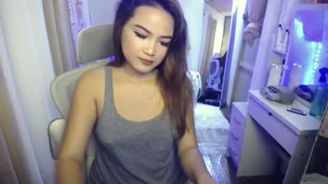 Snapshot of candylovergirl chatting on February 2026 06:00:02 PM leahlex 3 online show from February 2026 06:00:02 PM