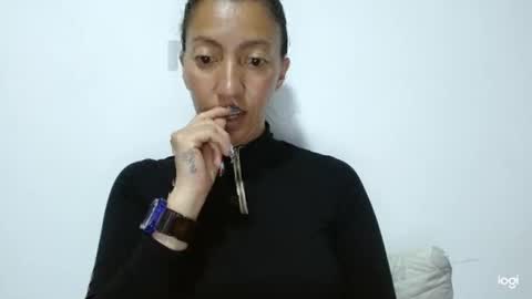 Snapshot of candymilfff chatting on November 2025 09:25:01 PM candymilfff online show from November 2025 09:25:01 PM