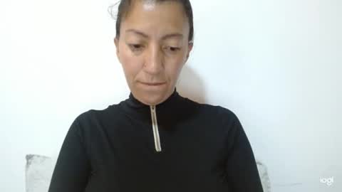 Snapshot of candymilfff chatting on November 2025 02:43:02 PM candymilfff online show from November 2025 02:43:02 PM