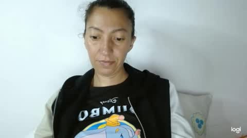 Snapshot of candymilfff chatting on December 2025 09:32:02 PM candymilfff online show from December 2025 09:32:02 PM