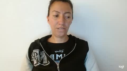 Snapshot of candymilfff chatting on December 2025 03:29:02 PM candymilfff online show from December 2025 03:29:02 PM