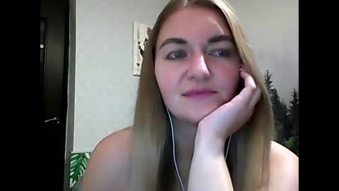 Snapshot of candyolime chatting on September 2025 08:36:01 PM Daisy online show from September 2025 08:36:01 PM