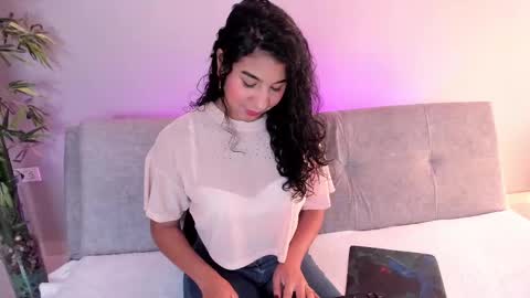 Isabella online show from February 2025 07:12:02 PM