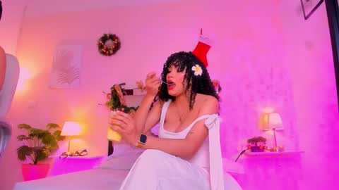 Candy online show from November 2025 07:05:02 PM