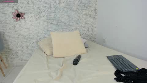 Canhela online show from January 2025 04:19:01 AM