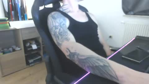 Snapshot of capoo89 chatting on December 2024 05:37:01 PM Chriz online show from December 2024 05:37:01 PM