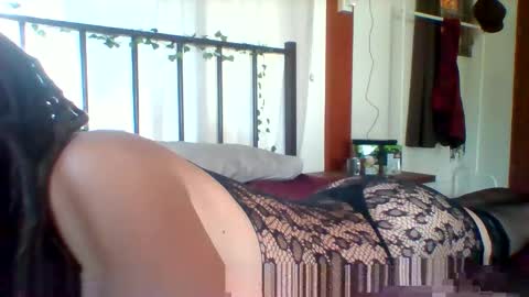 Snapshot of captainpixie chatting on December 2025 02:51:02 AM captainpixie online show from December 2025 02:51:02 AM